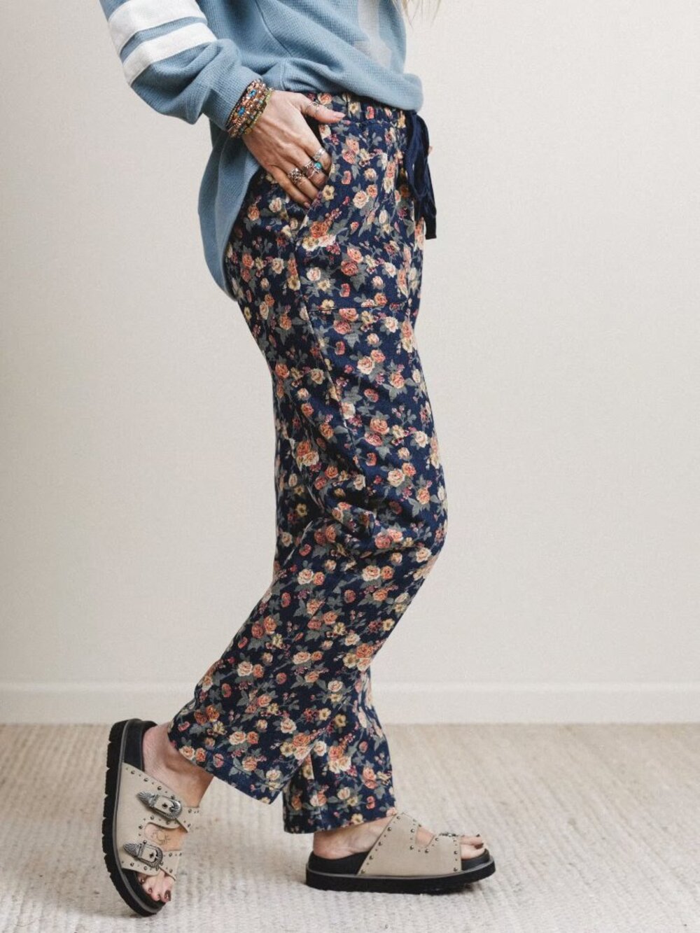 NWT Three Birds Nest Boutique Flower Patch Jeans Pants Cotton Boho Sz. M - Picture 4 of 11